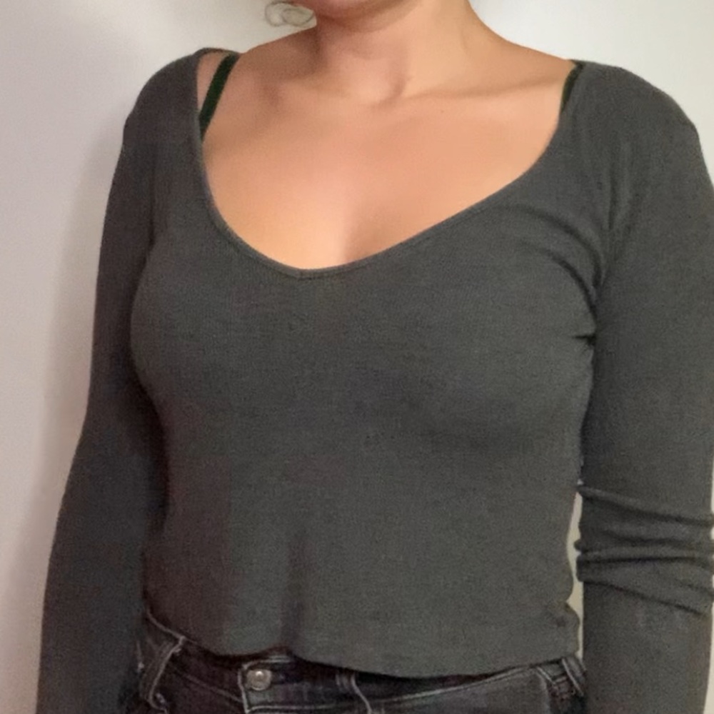 S grey long sleeve grey top